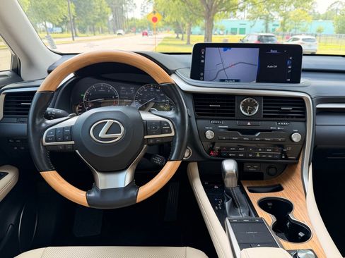 Used 2021 Lexus RX 350L FWD w/ Premium Package image 3