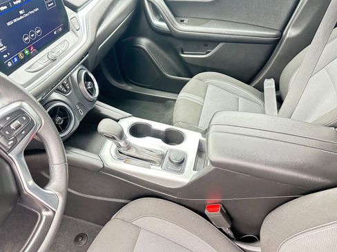 Used 2025 Chevrolet Blazer LT image 41