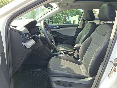 Used 2022 Volkswagen Taos SE AWD/4WD image 14