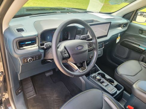 Used 2025 Ford Maverick Lobo AWD/4WD image 10