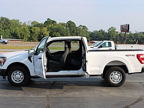 Used 2023 Ford F150 XL AWD/4WD image 7