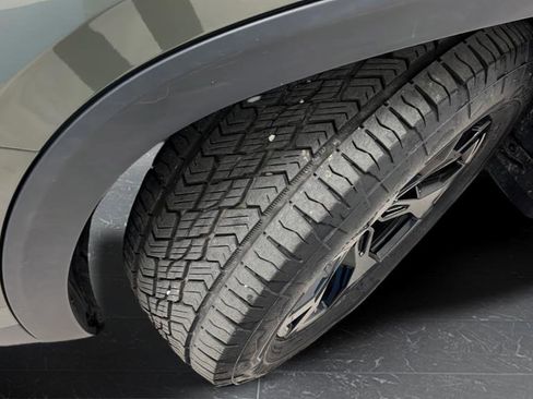 Used 2024 Volkswagen Atlas Peak Edition SEL AWD/4WD image 38