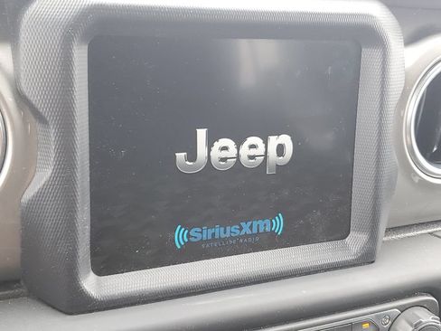 Used 2018 Jeep Wrangler Unlimited Sahara w/ Uconnect 4C Nav & Sound Group AWD/4WD image 24