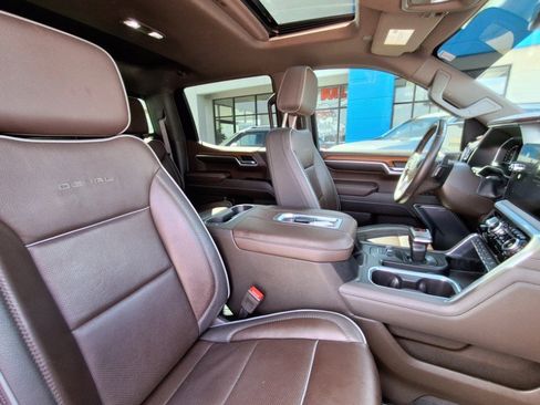 Used 2022 GMC Sierra 1500 Denali w/ Denali Reserve Package image 22