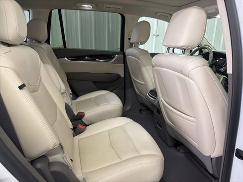 Used 2022 Cadillac XT6 Premium Luxury w/ Technology Package image 22