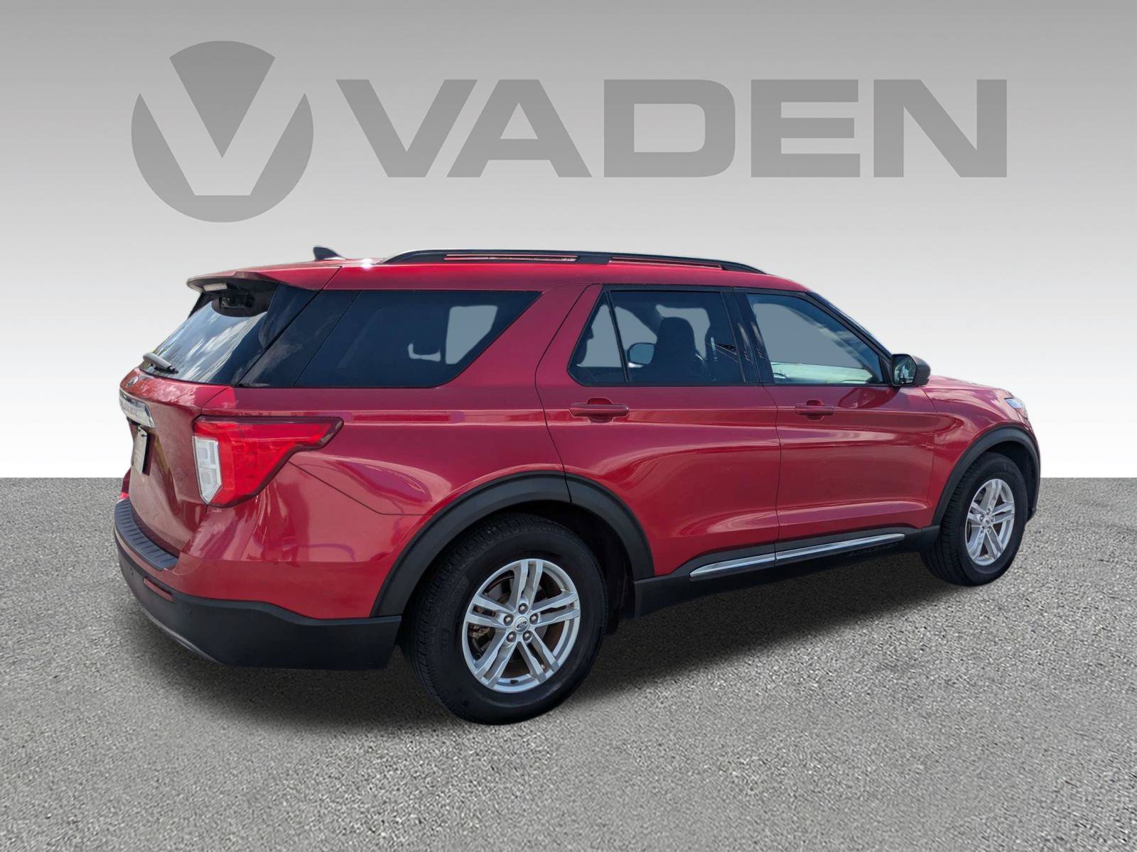 Used 2021 Ford Explorer XLT w/ Equipment Group 202A RWD image 27