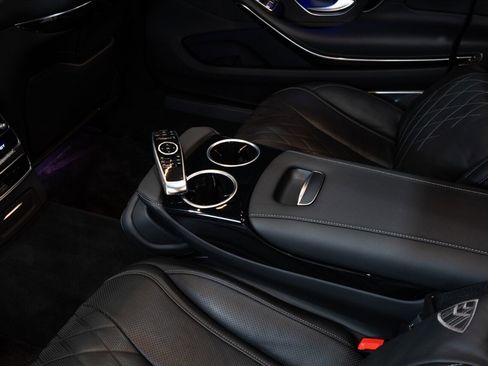 Used 2018 Mercedes-Benz Maybach S 560 4MATIC image 74