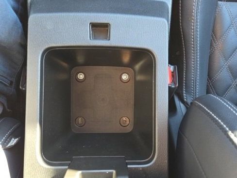 Used 2024 Mitsubishi Outlander 4WD Plug-In Hybrid image 15