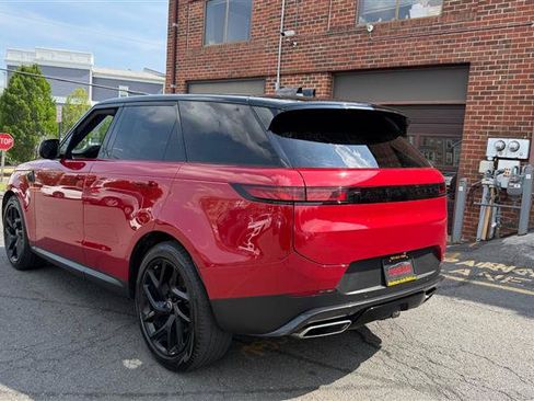 Used 2024 Land Rover Range Rover Sport SE AWD/4WD image 11
