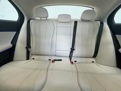 Used 2024 Mercedes-Benz E 350 4MATIC Sedan image 7