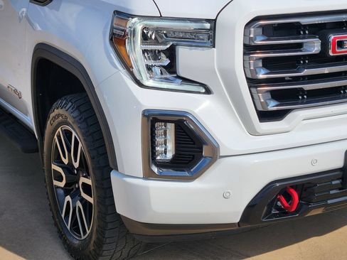 Used 2021 GMC Sierra 1500 AT4 w/ AT4 Premium Package AWD/4WD image 9