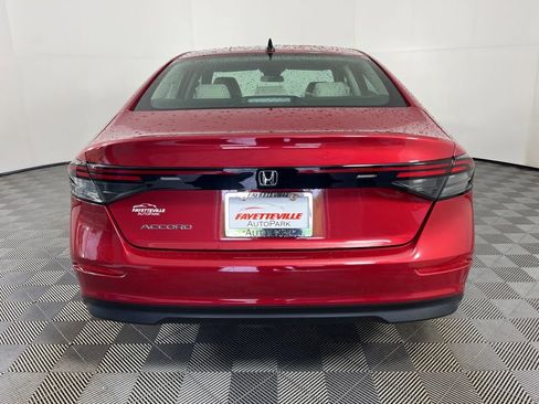 Used 2025 Honda Accord SE image 4