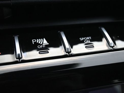 Used 2023 Jeep Grand Cherokee L Laredo image 15