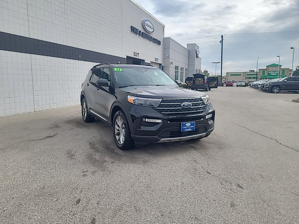 Used 2023 Ford Explorer XLT w/ Equipment Group 202A AWD/4WD image 8