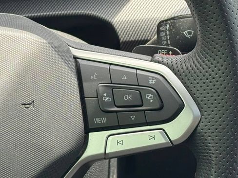 Used 2025 Volkswagen GTI SE FWD image 7
