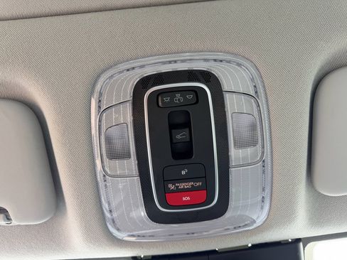 Used 2024 Hyundai Elantra Limited FWD image 16