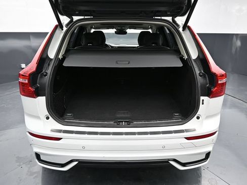 Used 2024 Volvo XC60 T8 Ultimate w/ Climate Package AWD/4WD image 9