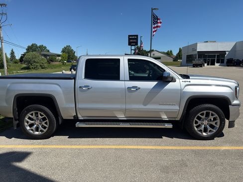 Used 2018 GMC Sierra 1500 SLT AWD/4WD image 3