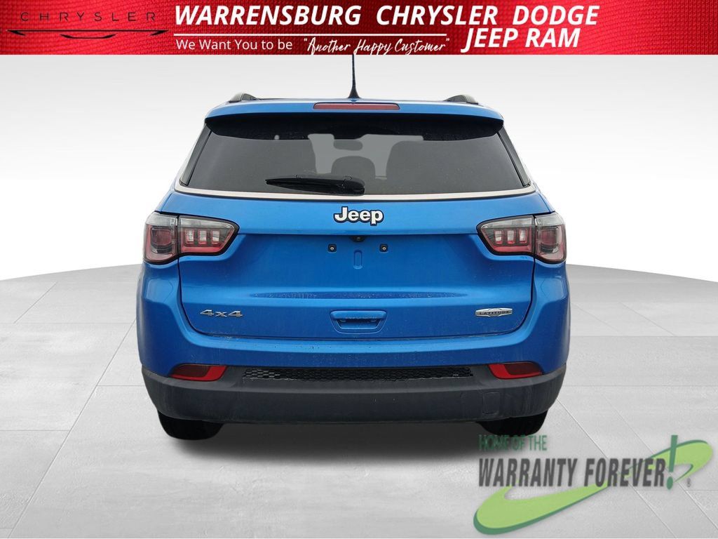 Used 2024 Jeep Compass Latitude AWD/4WD image 5