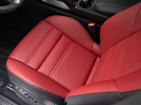 Used 2025 Porsche Cayenne GTS image 17