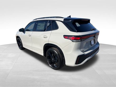 New 2026 Volkswagen Tiguan SE R-Line image 5