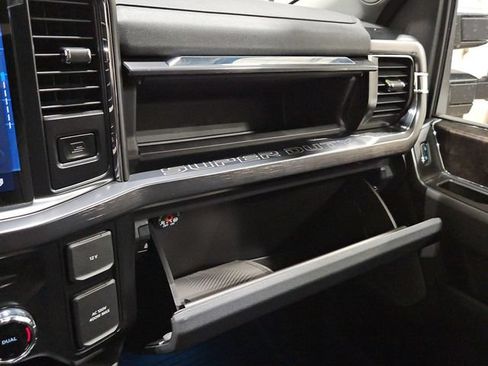 Used 2026 Ford F250 Lariat w/ Lariat Premium Package AWD/4WD image 32