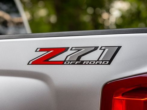 Used 2018 Chevrolet Silverado 1500 LTZ Z71 w/ LTZ Plus Package AWD/4WD image 55