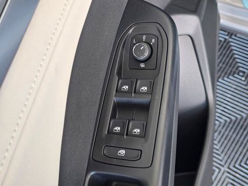 New 2026 Volkswagen Taos SE AWD/4WD image 20