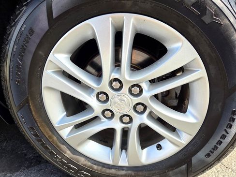 Used 2020 Buick Enclave Essence image 35