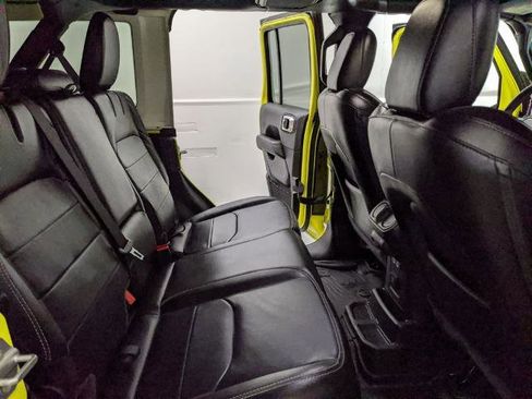 Used 2023 Jeep Wrangler Unlimited Sahara w/ Cold Weather Group image 18