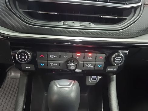 Used 2025 Jeep Compass Trailhawk AWD/4WD image 31