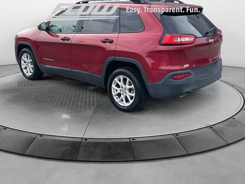 Used 2017 Jeep Cherokee Sport image 6