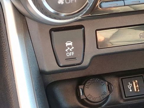 Used 2023 Toyota RAV4 XLE Premium image 29