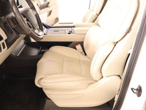 Used 2019 Lincoln Navigator Reserve AWD/4WD image 12