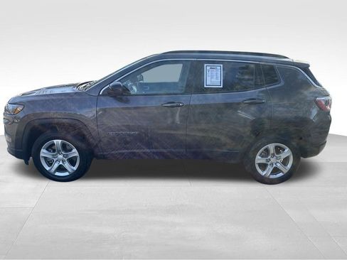 Used 2024 Jeep Compass Latitude AWD/4WD image 25