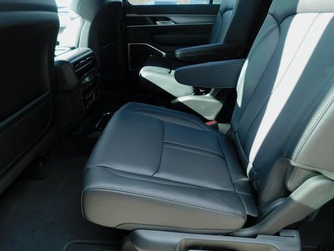 New 2026 Jeep Grand Wagoneer L Limited image 24