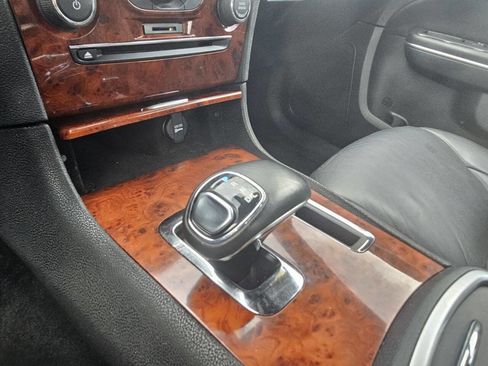 Used 2012 Chrysler 300 Limited image 31