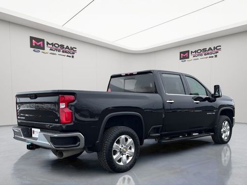 Used 2022 Chevrolet Silverado 2500 LTZ w/ LTZ Convenience Package image 3