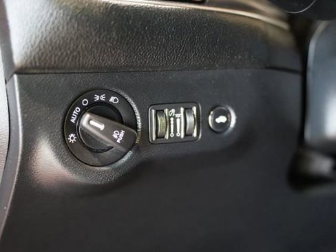 Used 2017 Dodge Challenger R/T Scat Pack RWD image 13