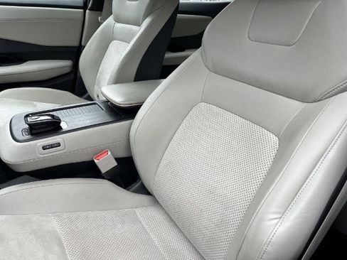 Certified 2023 Nissan Ariya AWD image 14