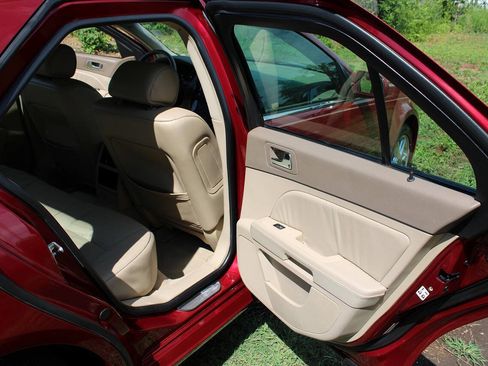 Used 2005 Cadillac STS w/ Preferred Equipment Group RWD image 35