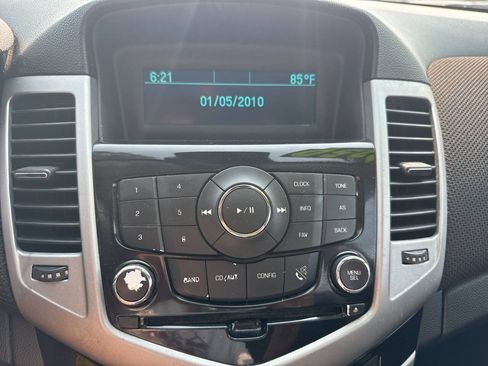 Used 2016 Chevrolet Cruze LT FWD image 14