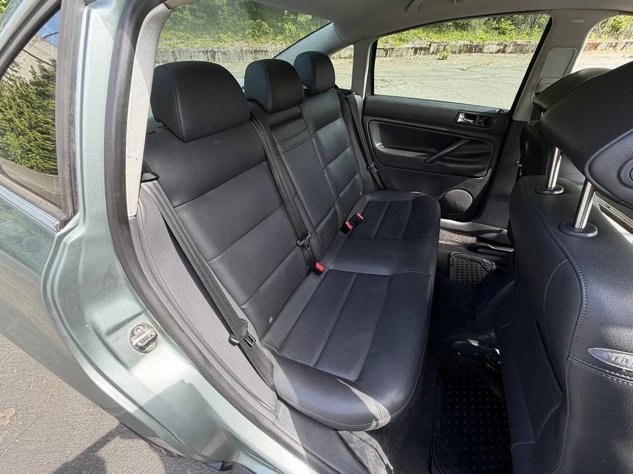 Used 2005 Volkswagen Passat GL FWD image 33
