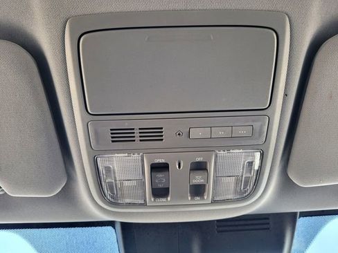Used 2020 Honda CR-V Touring image 20