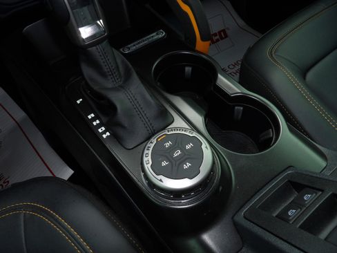 Used 2022 Ford Bronco Badlands image 19