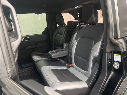 Used 2024 Ford Bronco Black Diamond image 33