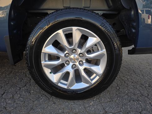 Used 2024 Chevrolet Silverado 1500 Custom AWD/4WD image 33