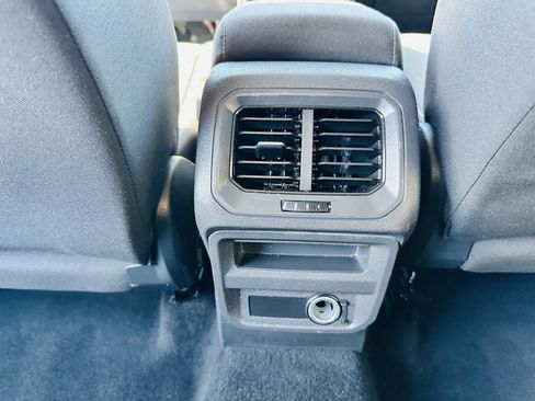 Used 2019 Volkswagen Tiguan S image 20