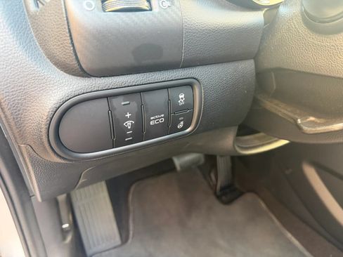 Used 2015 Kia Forte EX w/ Premium Package FWD image 11