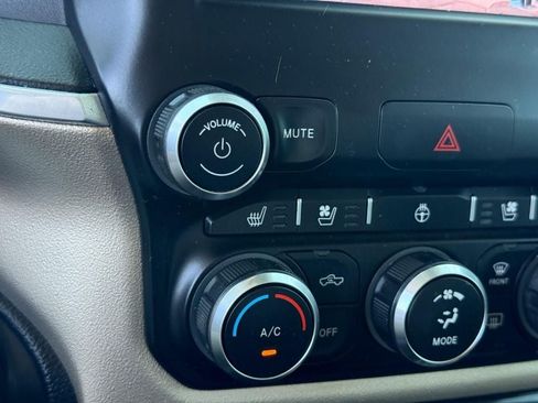 Used 2022 RAM 1500 Laramie AWD/4WD image 23